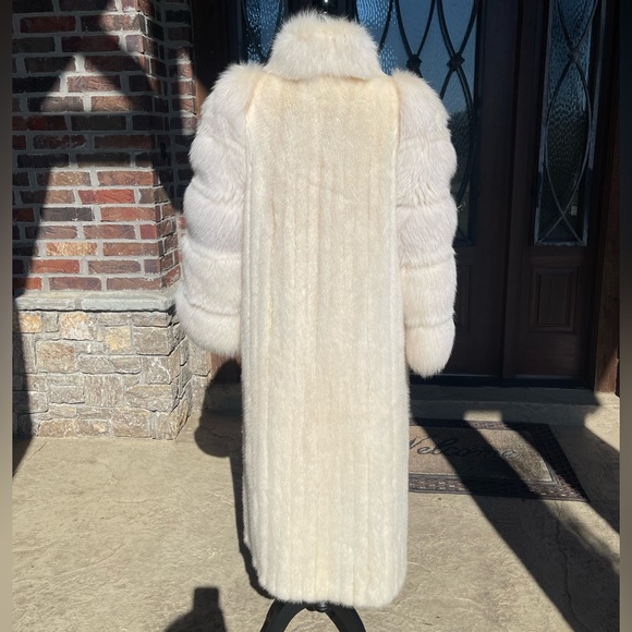 SOLD - Picture 4 of 13